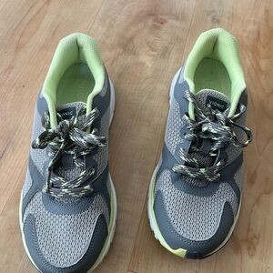 Vionic Sneakers size 7 worn once